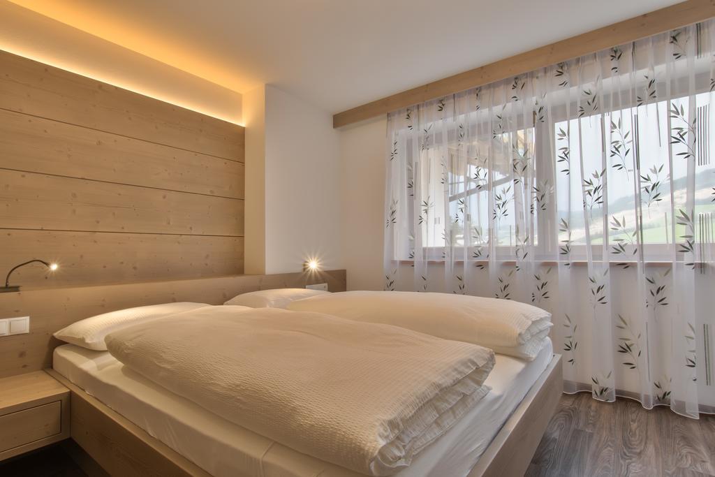 Apartments Ciasa Costa บาเดีย ภายนอก รูปภาพ