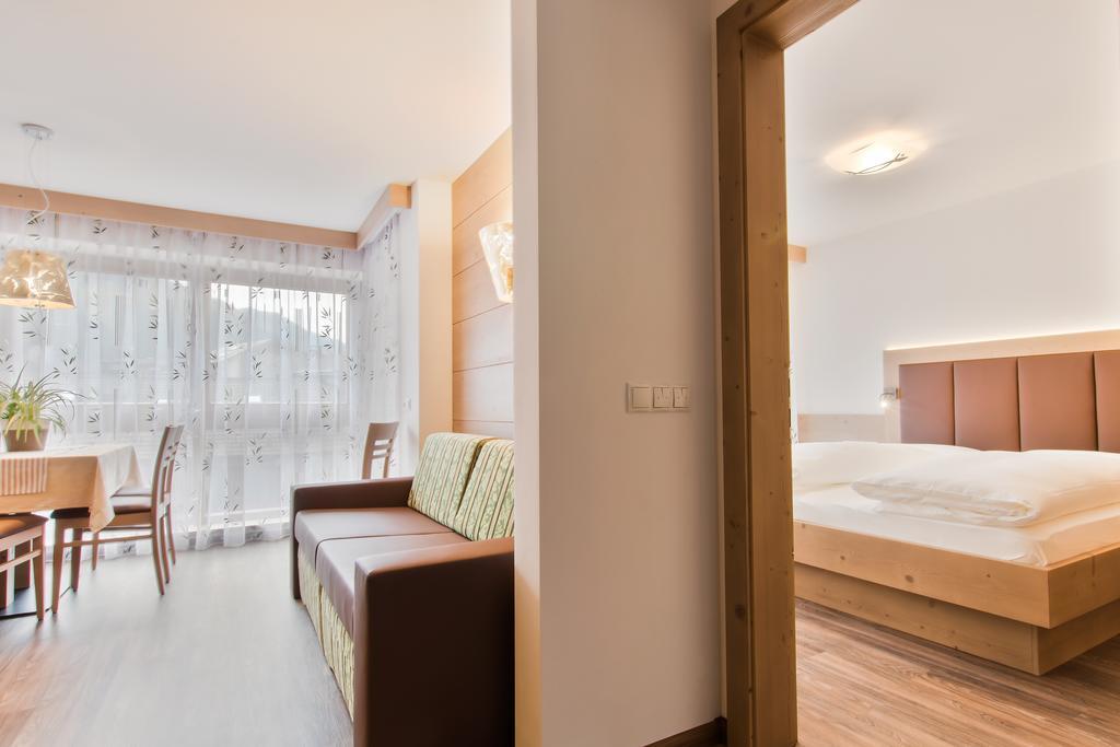Apartments Ciasa Costa บาเดีย ภายนอก รูปภาพ