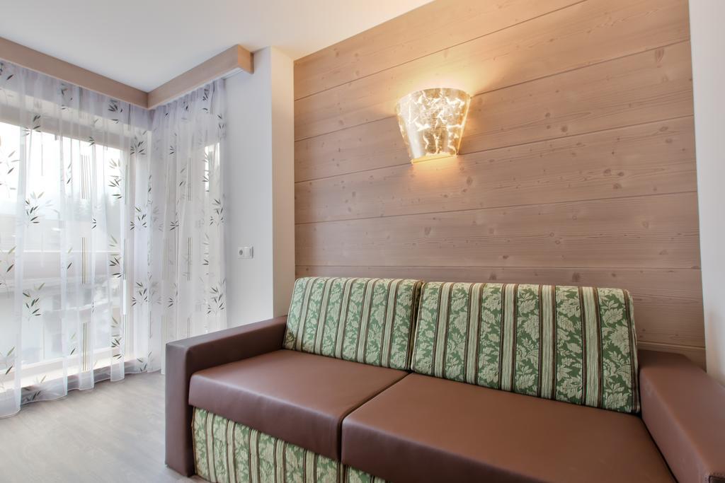 Apartments Ciasa Costa บาเดีย ภายนอก รูปภาพ